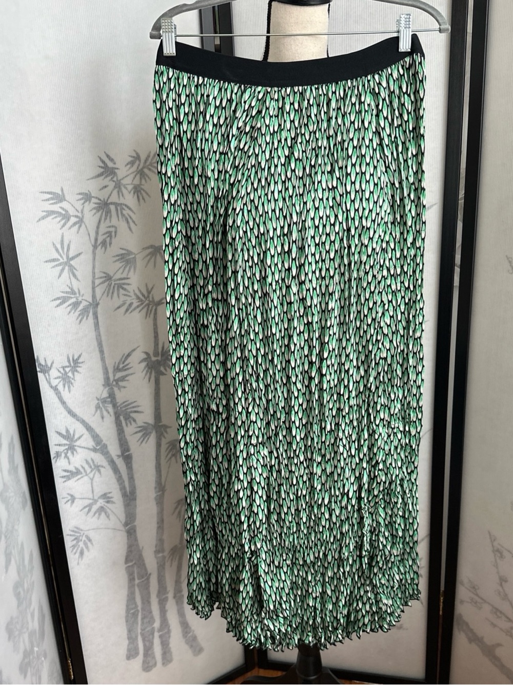 NWT Peacock Printed Crinkle Maxi Skirt - Green & Black